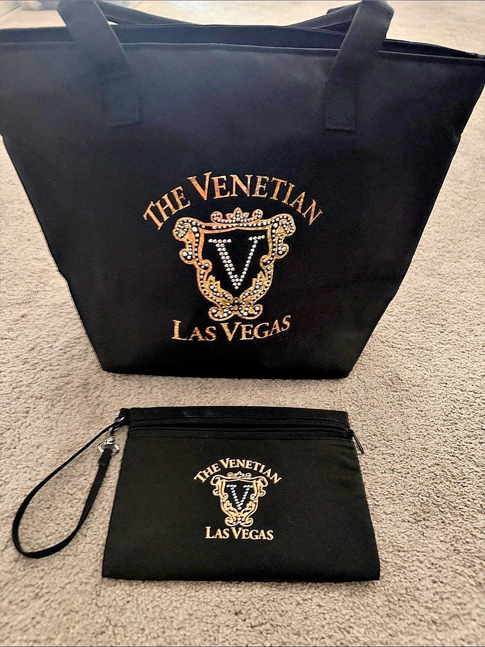 The Venetian Hotel 30Las Vegas Tote with Wristlet Tote Bag in Black & Gold
